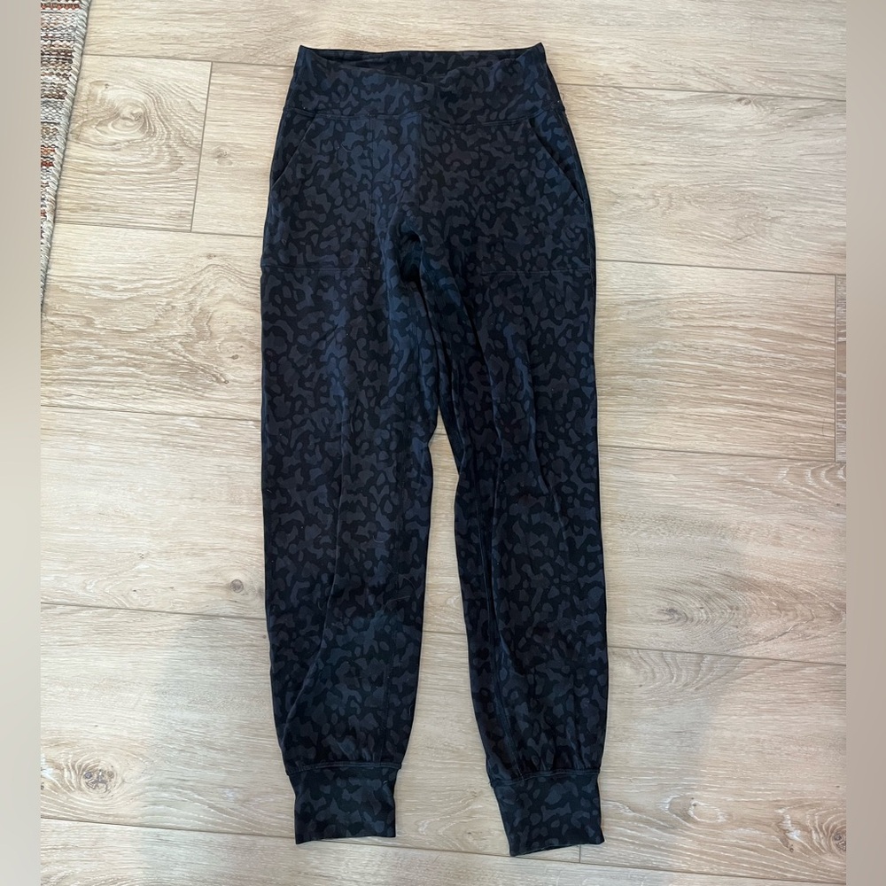 Lululemon Align Joggers Size 6